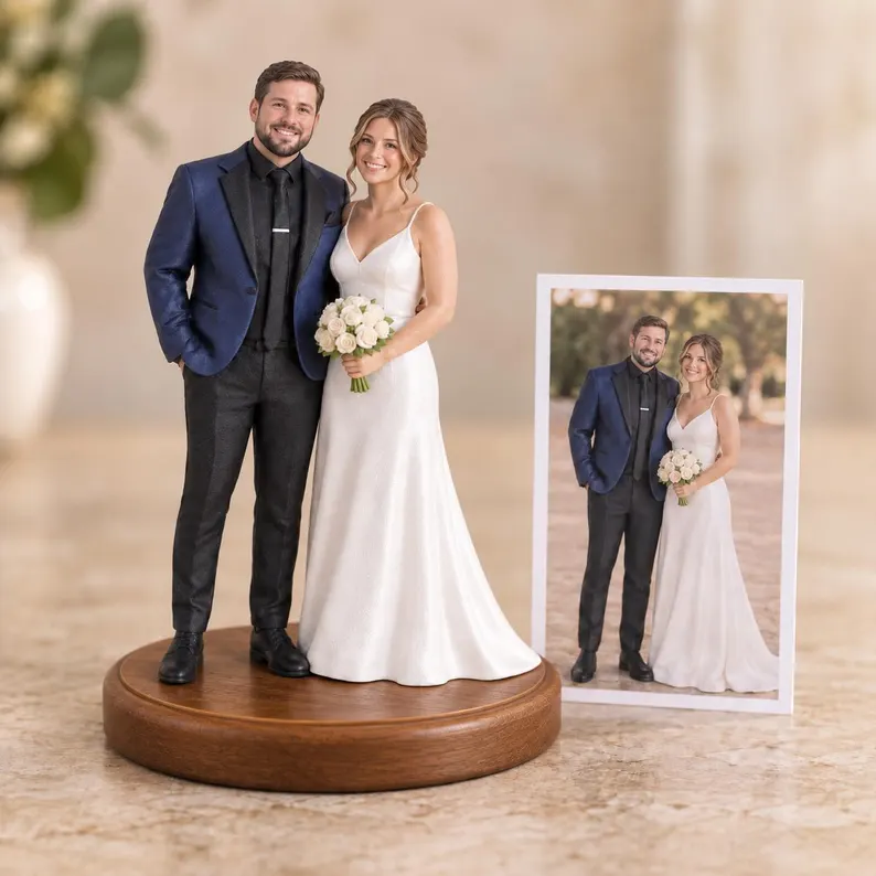 Realistic resin figurines customized from photos, personalized as family or couple portraits, or pet statuesâideal as wedding anniversary gifts, family memorials, or custom pet keepsakes.